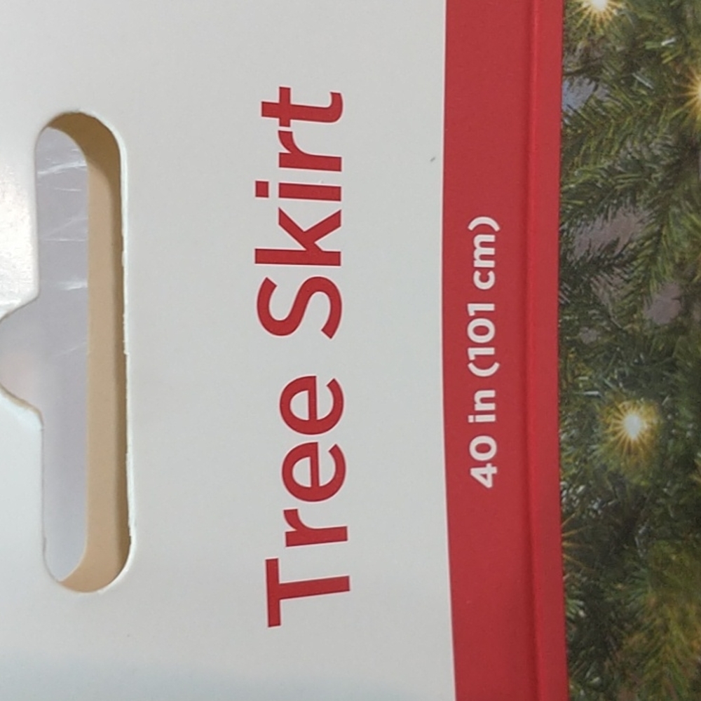 Holiday Style Tree Skirt Red and White Color - Picture 5 of 10